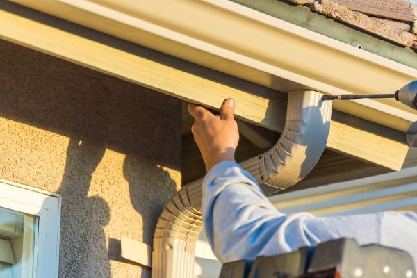 Cost of Aluminum Rain Gutter Service in Burlington