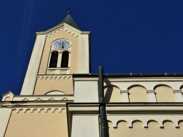 Cost of Church Gutter Installation in Burlington